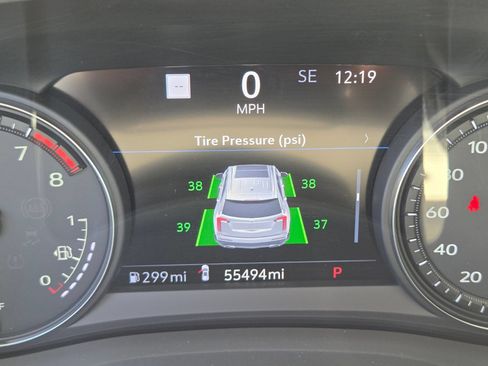 Used 2023 Cadillac XT6 Premium Luxury w/ Technology Package FWD image 20