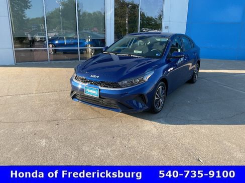 Used 2023 Kia Forte LXS w/ LXS Technology Package FWD image 2