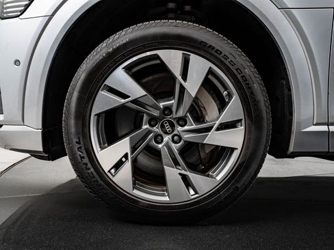 Used 2022 Audi e-tron Premium w/ Convenience Plus Package image 13