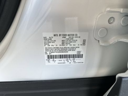Used 2022 Ford Explorer XLT w/ Equipment Group 202A RWD image 31