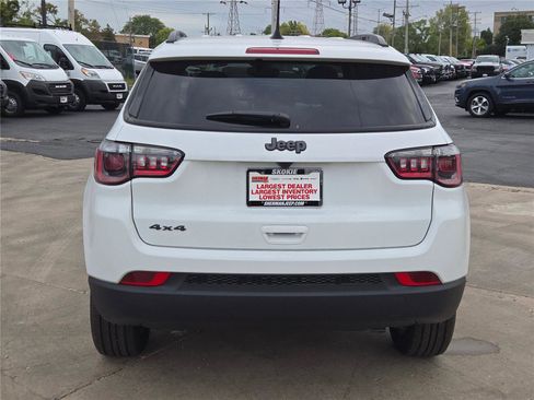 New 2026 Jeep Compass Latitude image 15