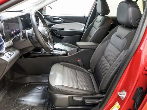 New 2026 Chevrolet Trax LT w/ LT Convenience Package image 9