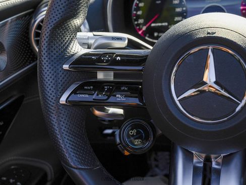 Used 2022 Mercedes-Benz SL 63 AMG 4MATIC image 35