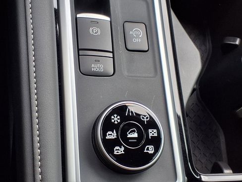 New 2026 Nissan Pathfinder SV AWD/4WD image 18
