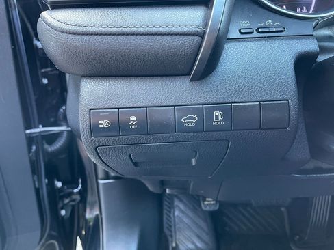 Used 2019 Toyota Camry SE image 28