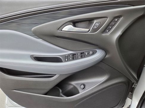 Used 2019 Buick Envision Essence image 16