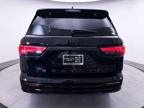 Used 2024 Toyota Sequoia Platinum AWD/4WD image 15