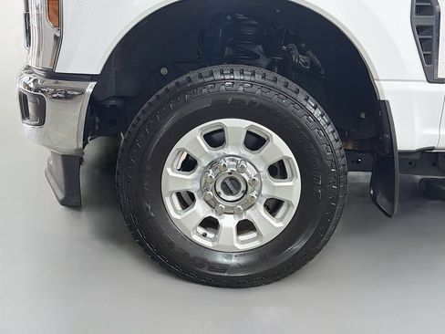 Used 2024 Ford F350 XLT w/ FX4 Off-Road Package AWD/4WD image 29