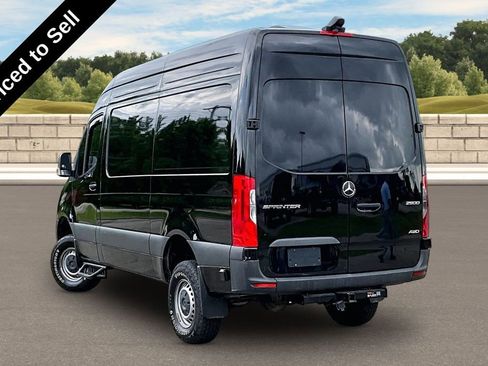 Used 2024 Mercedes-Benz Sprinter 2500 image 11