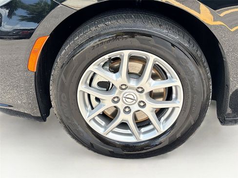 Used 2025 Chrysler Pacifica Select FWD image 32