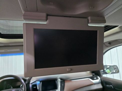 Used 2018 Chevrolet Tahoe Premier AWD/4WD image 23