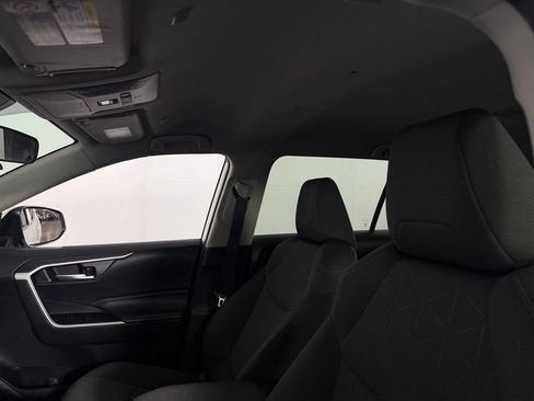 Used 2025 Toyota RAV4 XLE AWD/4WD image 22