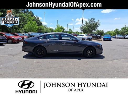 Used 2025 Honda Accord SE image 28