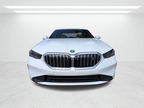 New 2026 BMW i5 eDrive40 image 9