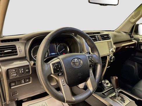 Used 2022 Toyota 4Runner Limited AWD/4WD image 9