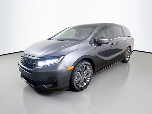 Used 2025 Honda Odyssey Touring image 5