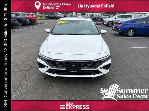 Certified 2025 Hyundai Elantra SEL w/ Cargo Package FWD image 8