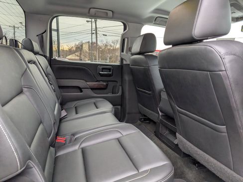 Used 2017 GMC Sierra 1500 SLT w/ SLT Premium Package image 19