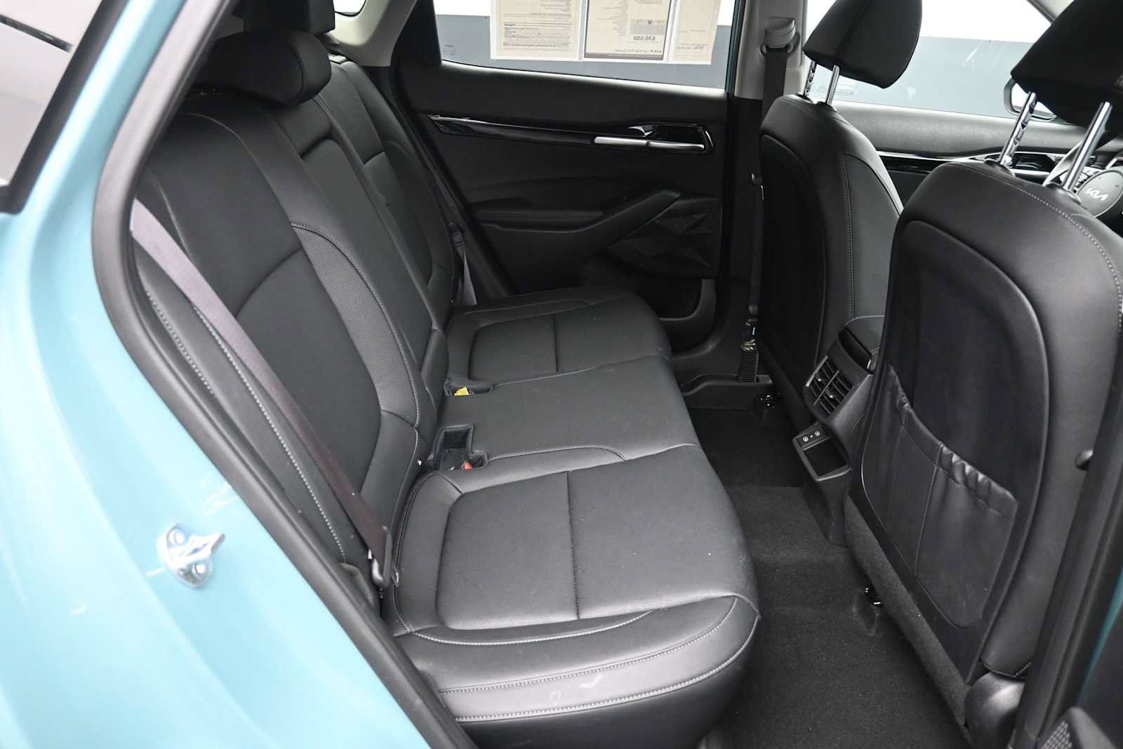Certified 2025 Kia Seltos EX w/ EX Sunroof Package AWD/4WD image 25