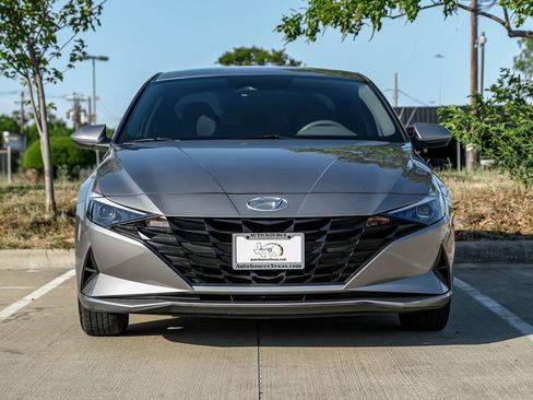 Used 2023 Hyundai Elantra SEL FWD image 5