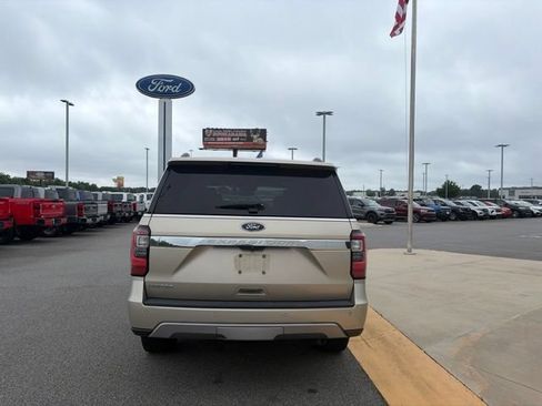 Used 2018 Ford Expedition Limited w/ Equipment Group 301A RWD image 4
