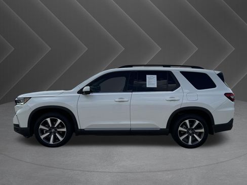 Used 2025 Honda Pilot Elite image 3
