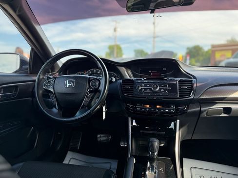 Used 2016 Honda Accord Sport image 35