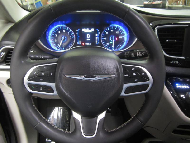 Used 2023 Chrysler Voyager LX FWD image 17