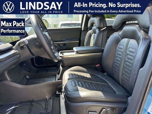 Used 2024 Rivian R1S Adventure AWD/4WD image 11