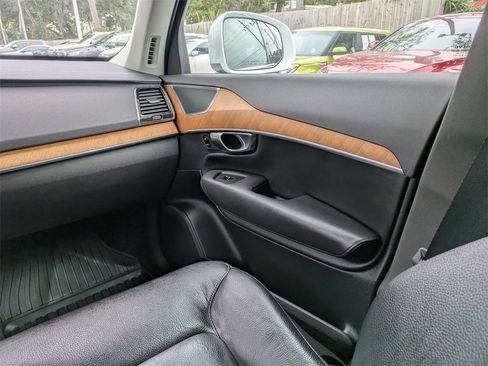 Certified 2023 Volvo XC90 B6 Plus w/ Protection Package Premier image 21