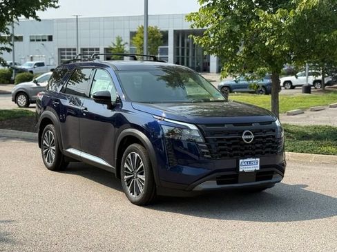 New 2026 Nissan Pathfinder Platinum AWD/4WD image 3