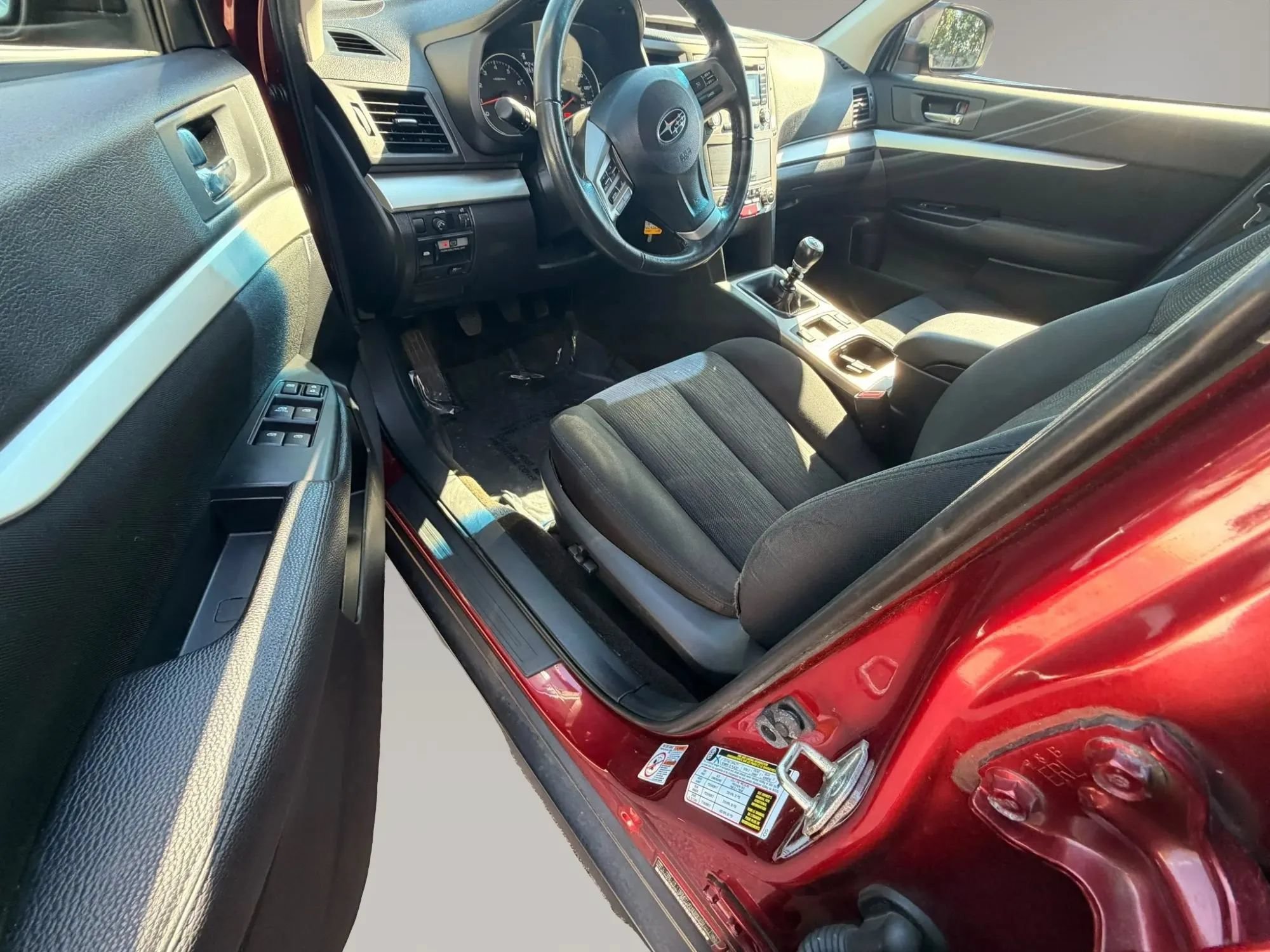 Used 2013 Subaru Outback 2.5i Premium w/ All-Weather Pkg AWD/4WD image 11