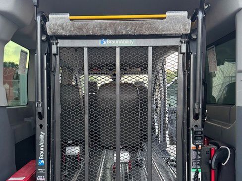 Used 2019 Ford Transit 150 XL image 9