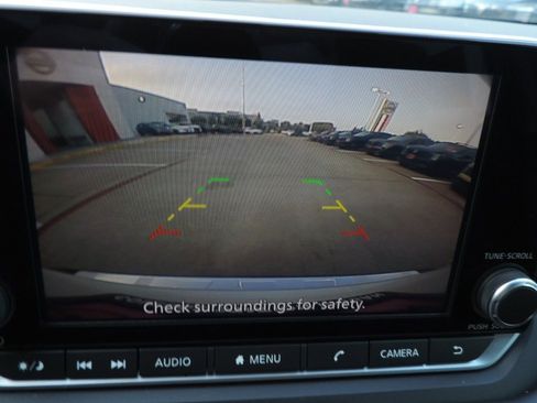 Used 2023 Nissan Rogue SV image 29