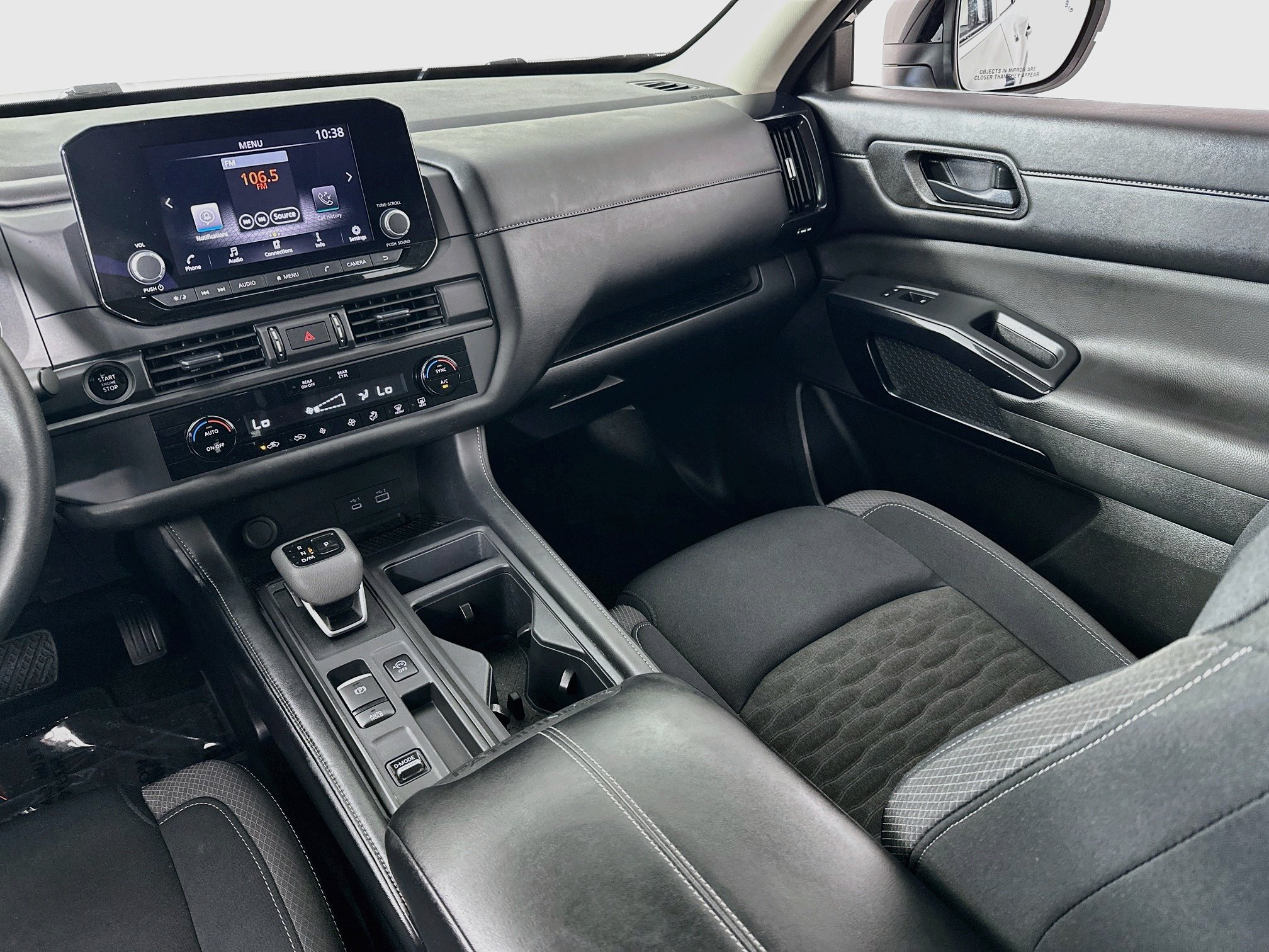 Used 2025 Nissan Pathfinder S FWD image 21
