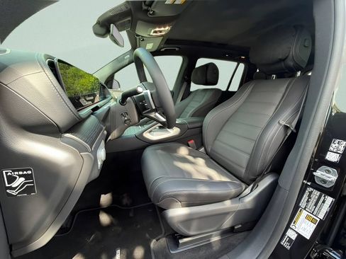 Used 2026 Mercedes-Benz GLS 580 4MATIC image 10