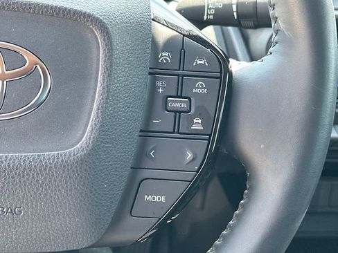 Used 2025 Toyota Prius XLE FWD image 20