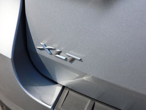 Used 2022 Ford Explorer XLT w/ Class IV Trailer Tow Package image 9