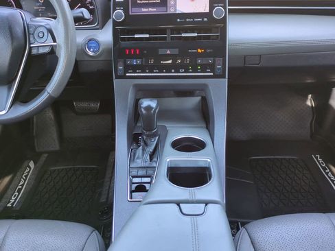 Certified 2020 Toyota Avalon Limited w/ Advanced Safety Package FWD image 18