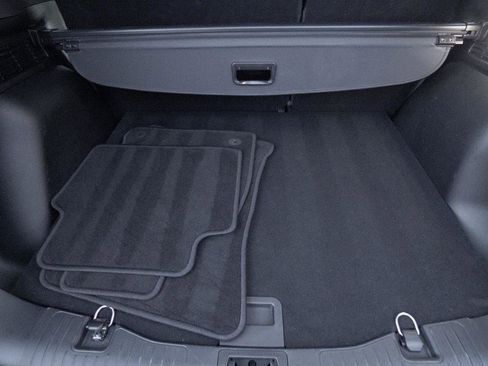 Used 2020 Ford Escape Titanium image 10