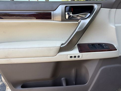 Used 2011 Lexus GX 460 w/ Comfort Plus Pkg AWD/4WD image 13