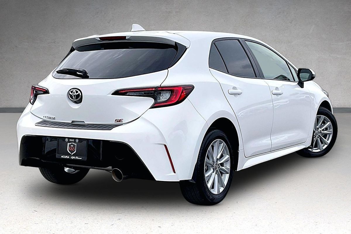 Used 2024 Toyota Corolla SE w/ SE Package FWD image 33