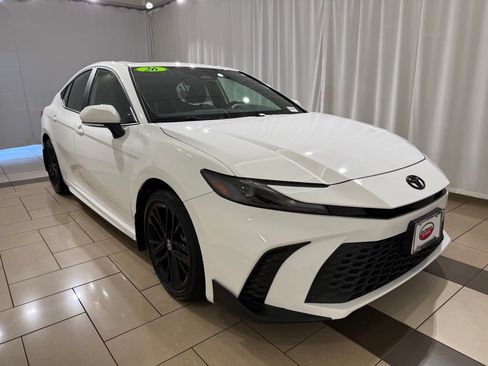 Used 2026 Toyota Camry SE w/ Convenience Package FWD image 7