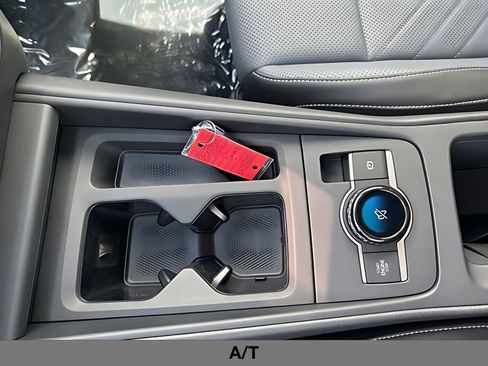 New 2026 Volkswagen Tiguan SE AWD/4WD image 31