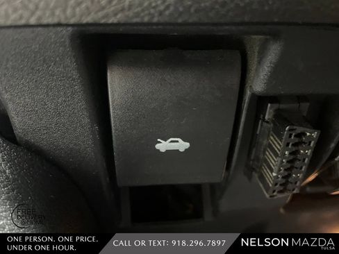 Used 2017 Jeep Cherokee Latitude w/ Safety/Convenience Group image 26