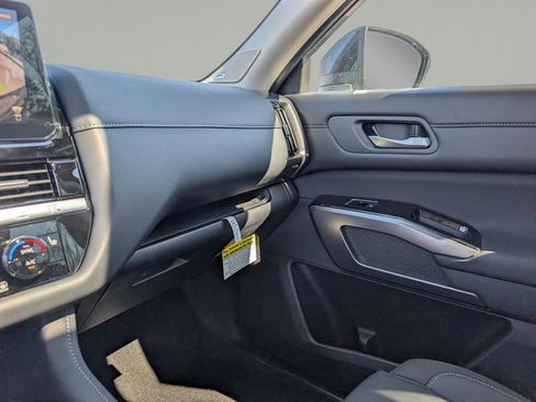 New 2026 Nissan Pathfinder SL image 31