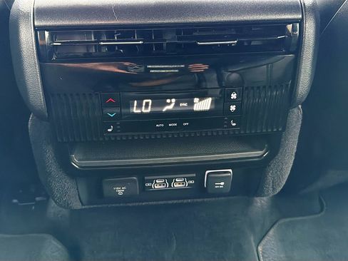 Used 2022 Jeep Wagoneer Series I w/ Convenience Group I AWD/4WD image 22