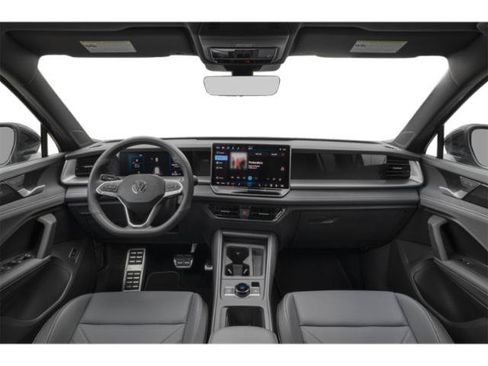 Used 2025 Volkswagen Tiguan SE R-Line AWD/4WD image 7