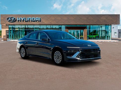 New 2025 Hyundai Sonata Limited image 11