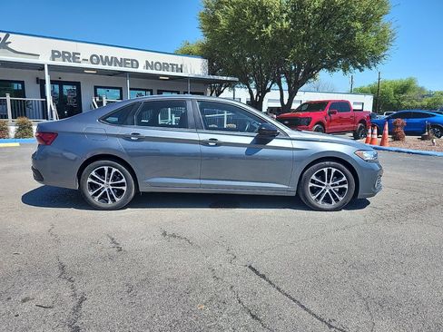 Used 2024 Volkswagen Jetta Sport FWD image 2